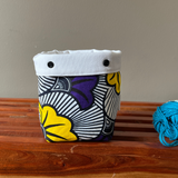 Floral yarn keeper